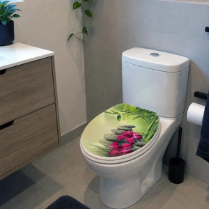 WC-Deckel-Aufkleber Steinoptik nach der Verklebung