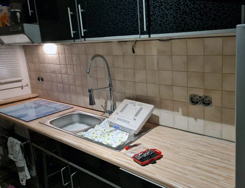 Vorher: alter Fliesenspiegel