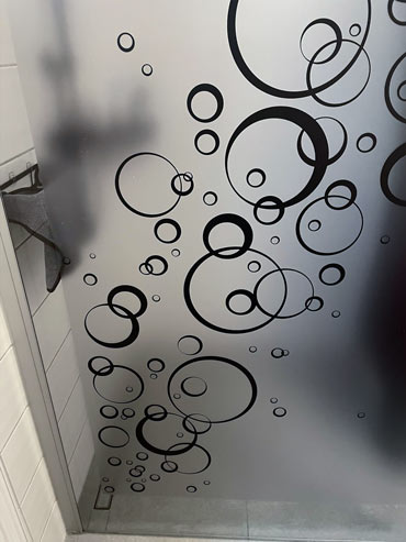 Kundenbild: Sichtschutzfolie Dusche Kreise
