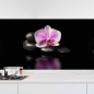 Preview: Küchenrückwand Folie Violette Orchideen - Zen-Motiv mit Reflexion Hauptbild
