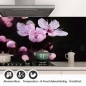 Preview: Küchenrückwand Folie Kirschblüte - Dunkler Hintergrund mit Bokeh Detailbild 1