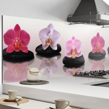 Küchenrückwand Aluverbund bunte Orchideen auf Massagestein