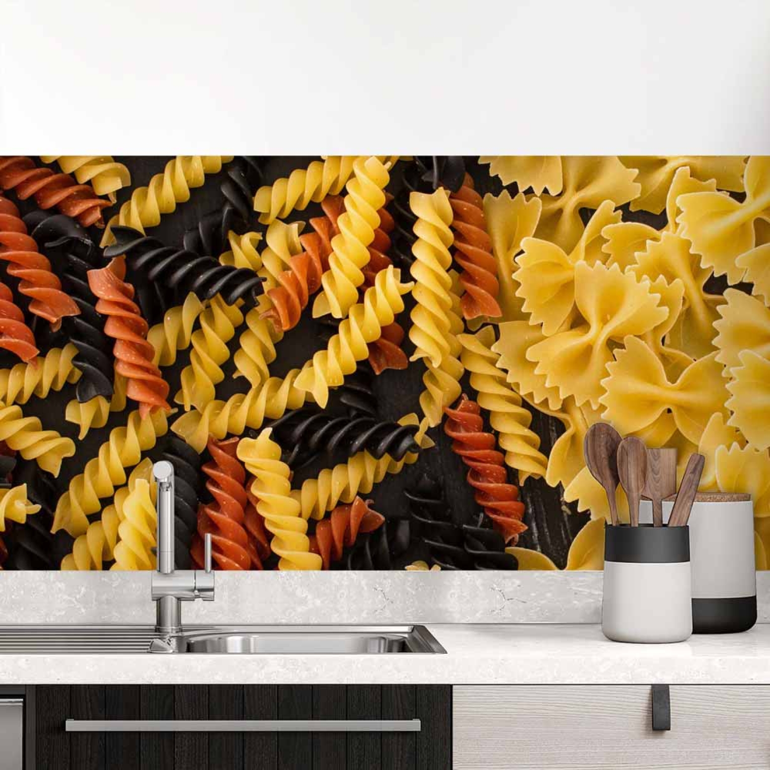 Küchenrückwand Folie Bunte Pasta - Italienisches Flair für Ihre Küche