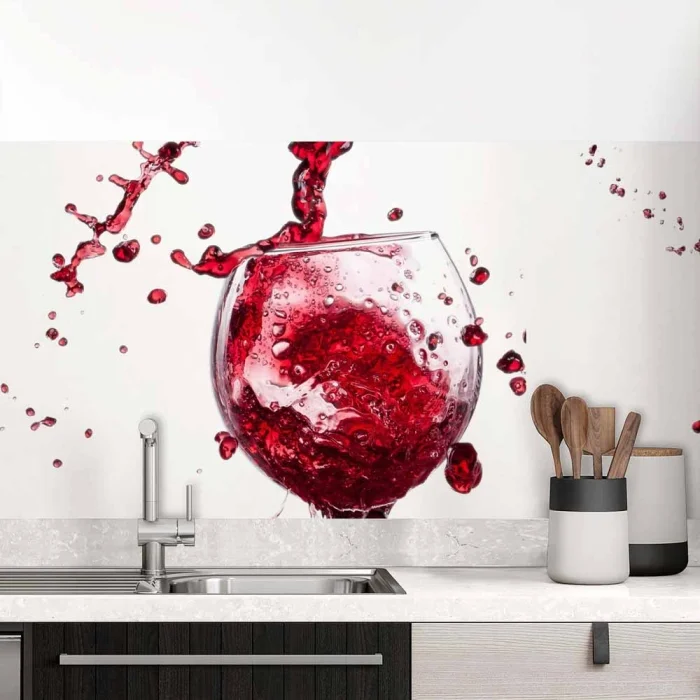 Küchenrückwand Folie Spritzender Wein - Weingenuss für die Küche Hauptbild 1