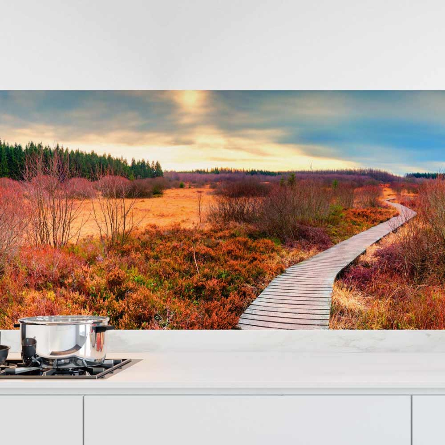 Küchenrückwand Folie Holzweg durch die Herbstlandschaft