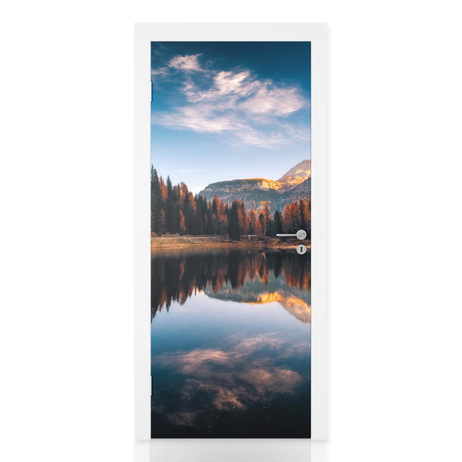 Türfolie Herbstliche Spiegelungen am See Hauptbild