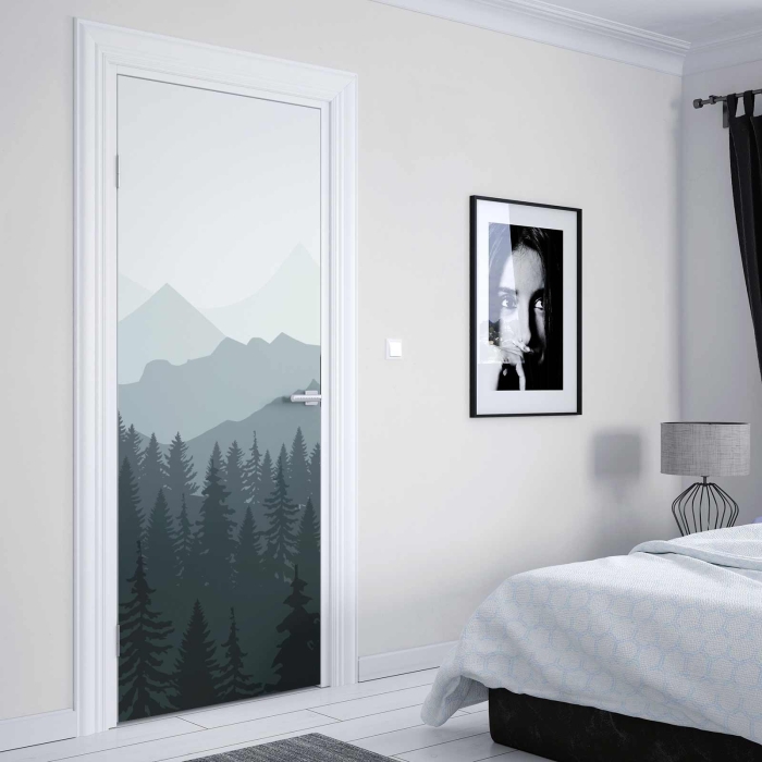 Türfolie Bergpanorama & sanfter Tannenwald Artikelbild 2