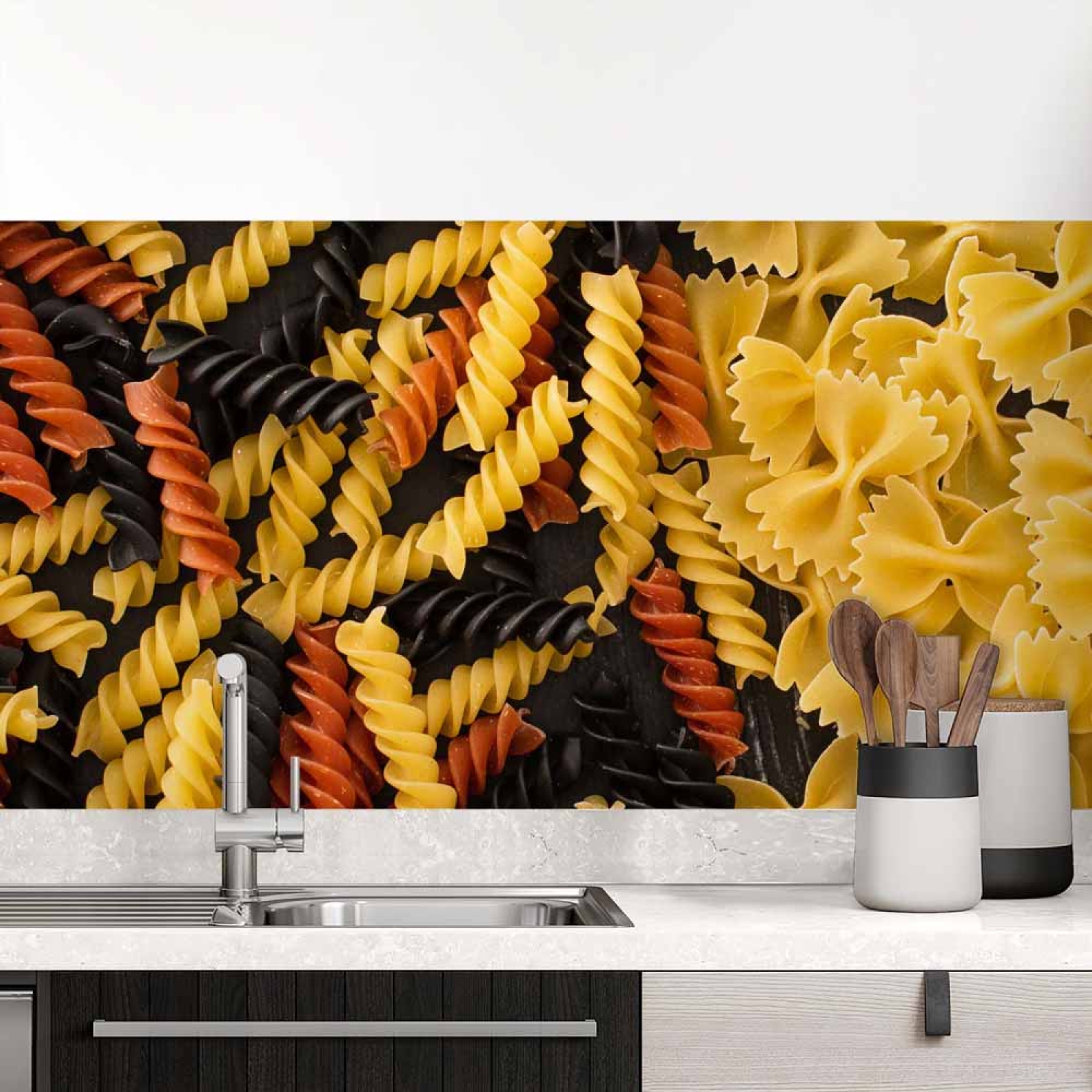 Küchenrückwand Folie Bunte Pasta - Italienisches Flair für Ihre Küche Hauptbild 1