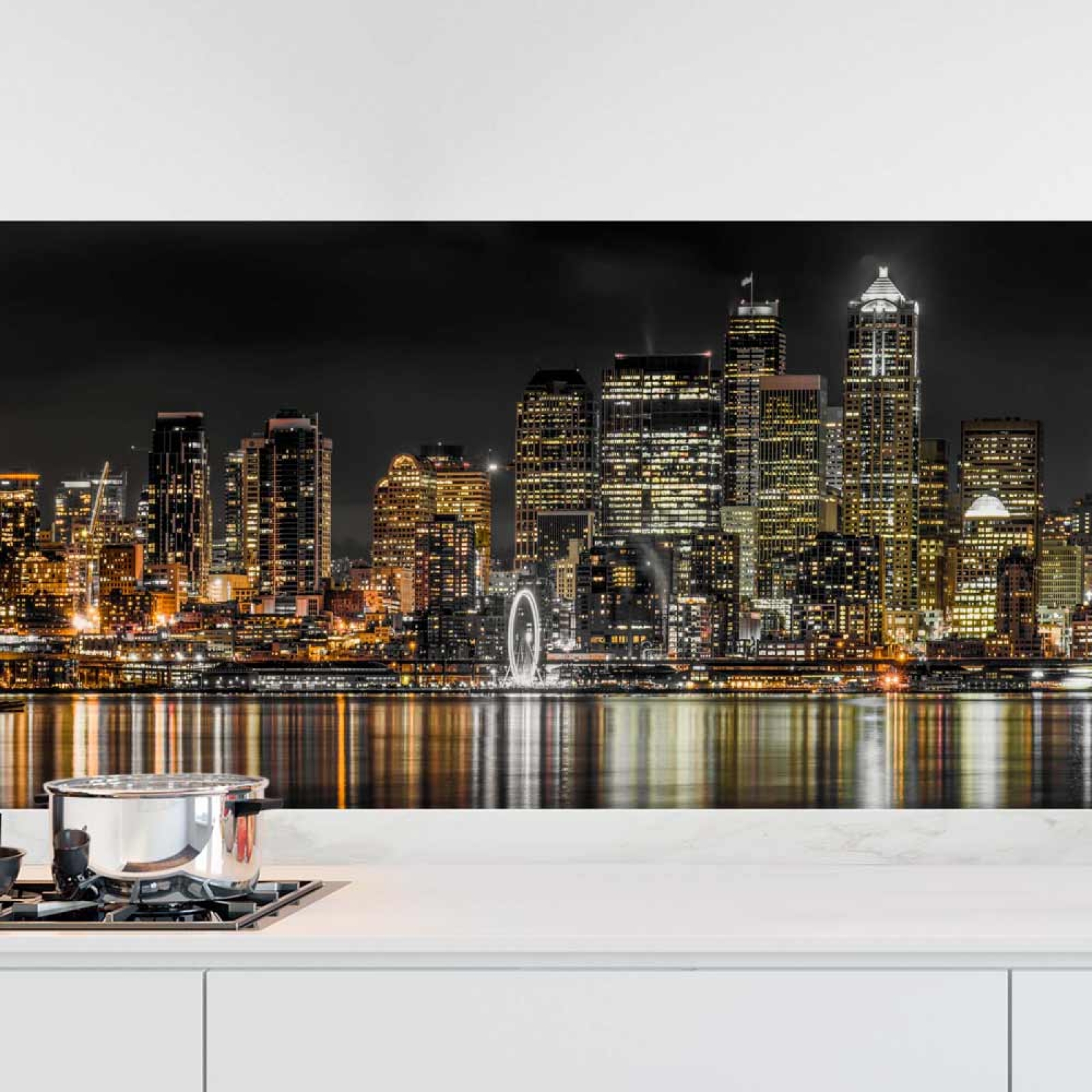 Küchenrückwand Folie Skyline-Lichter im Spiegel des Sees Hauptbild 1