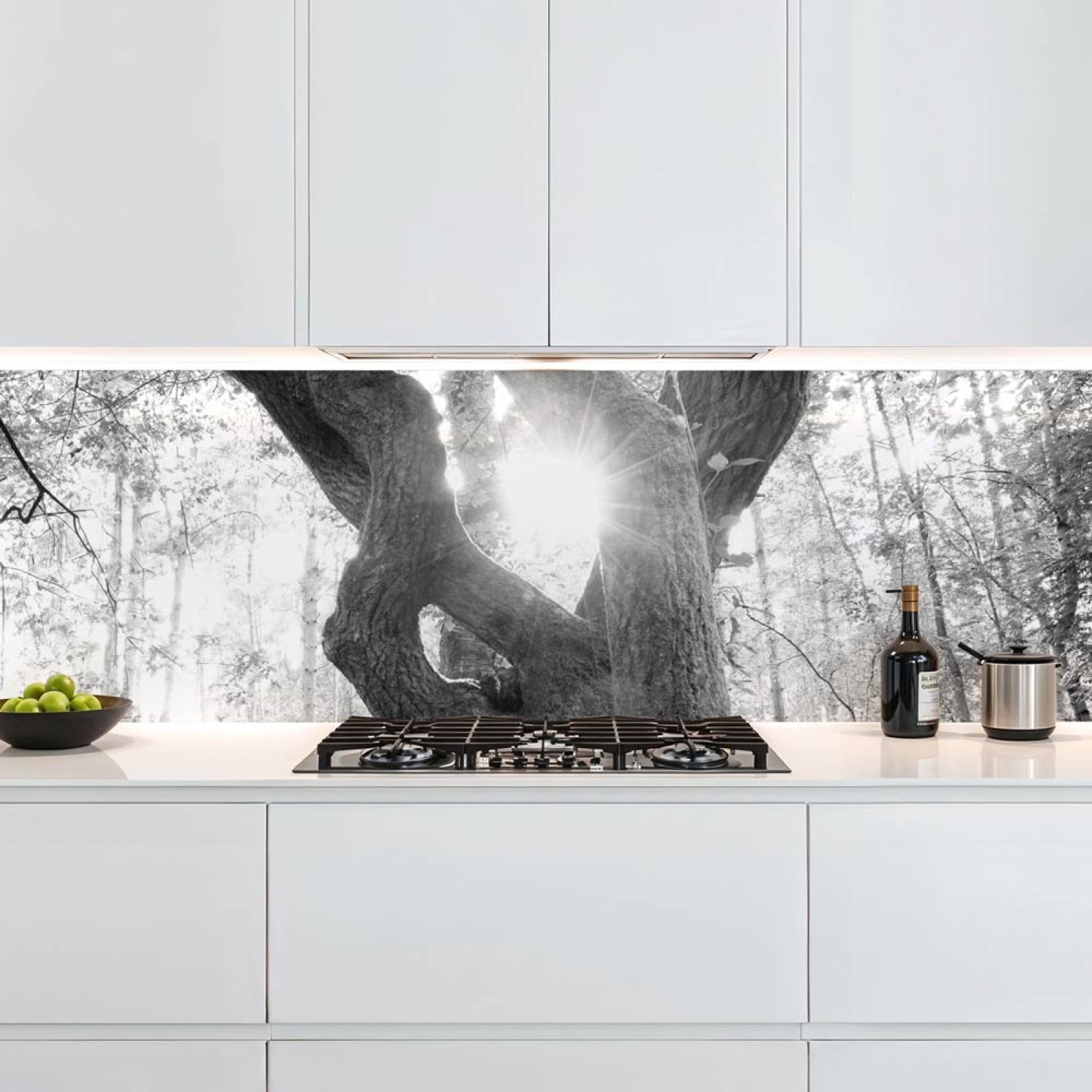 Küchenrückwand Platte Baum im Schein des Lichts Artikelbild 1
