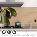 Mobile Preview: Küchenrückwand Folie Edles Oliven-Motiv auf Holzoptik Detailbild 1